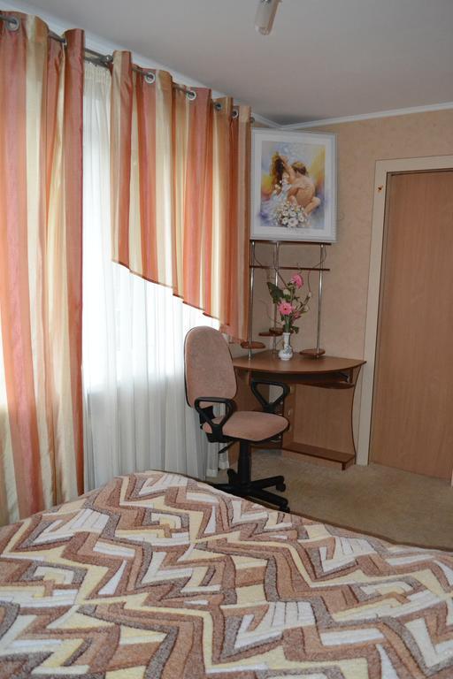 Roses Apartment In The City Center Černihiv Pokoj fotografie