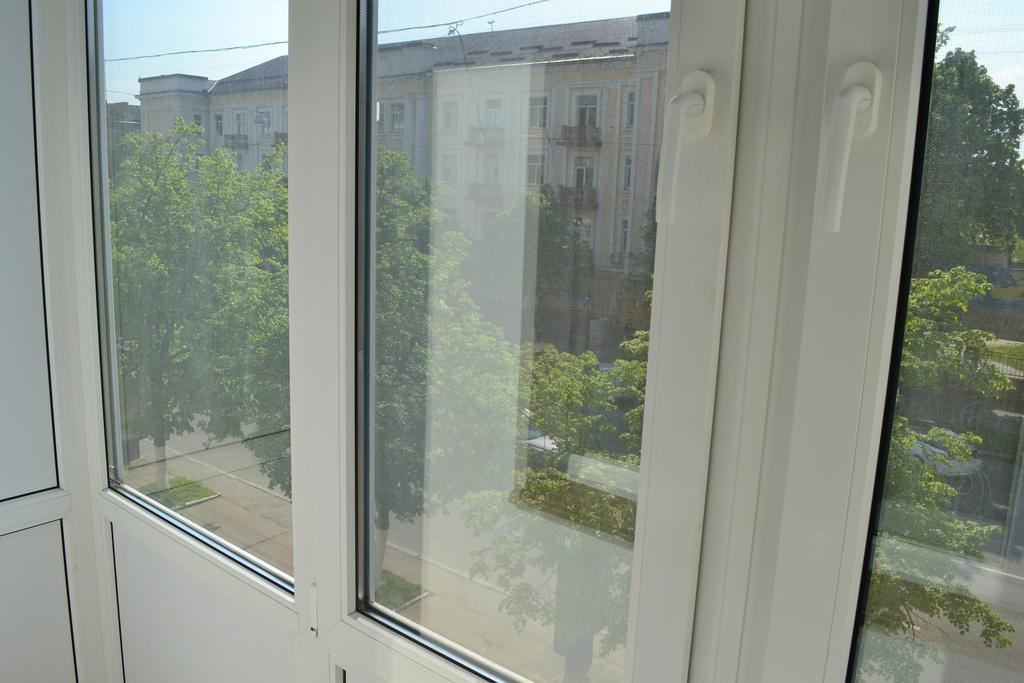 Roses Apartment In The City Center Černihiv Exteriér fotografie